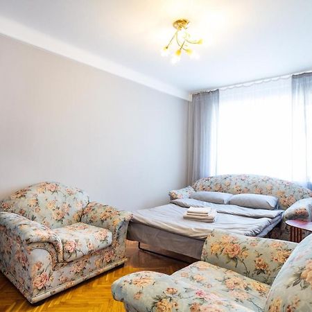 Apartment Near Metro Pecherskaya Kyiv Exterior foto