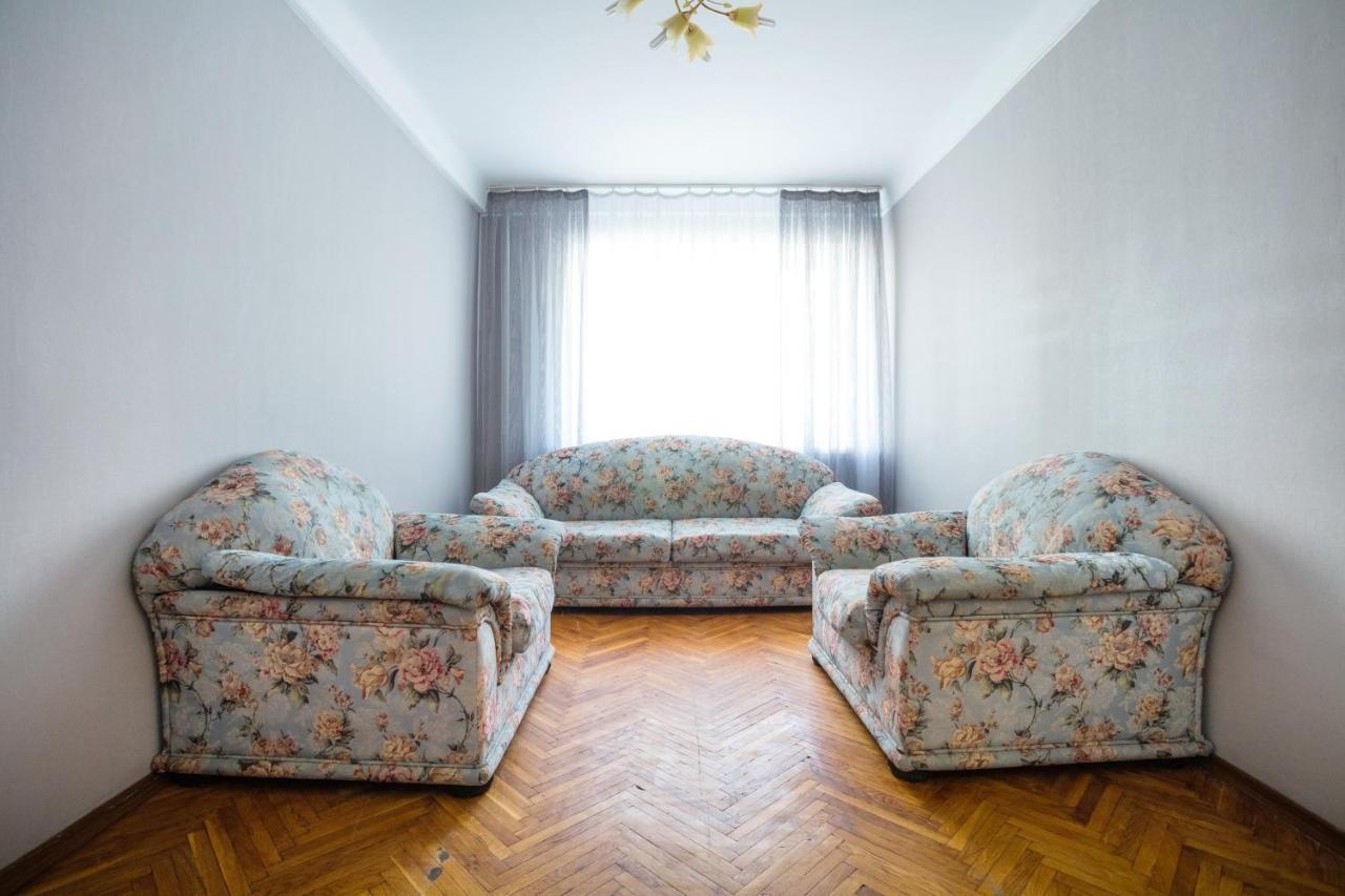 Apartment Near Metro Pecherskaya Kyiv Exterior foto