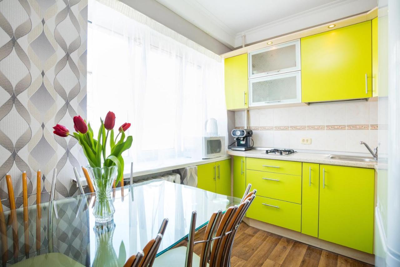 Apartment Near Metro Pecherskaya Kyiv Exterior foto