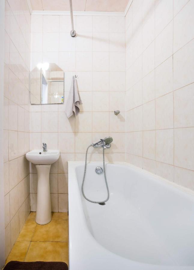 Apartment Near Metro Pecherskaya Kyiv Exterior foto