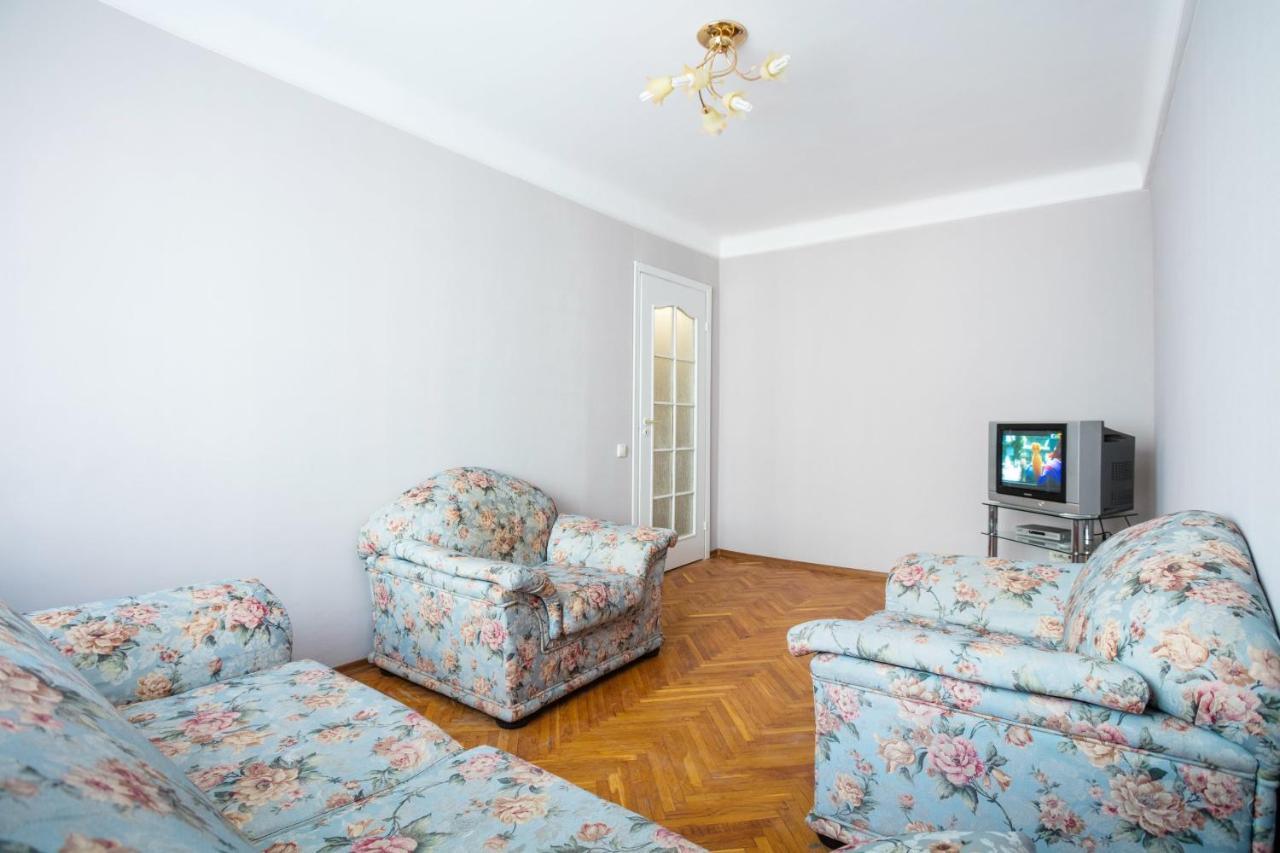 Apartment Near Metro Pecherskaya Kyiv Exterior foto